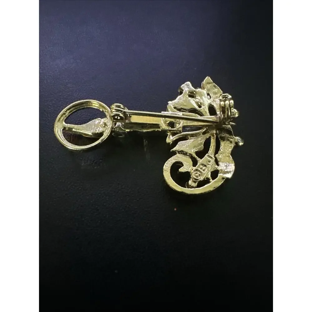 Vintage Brooch gold tone pin 1.2